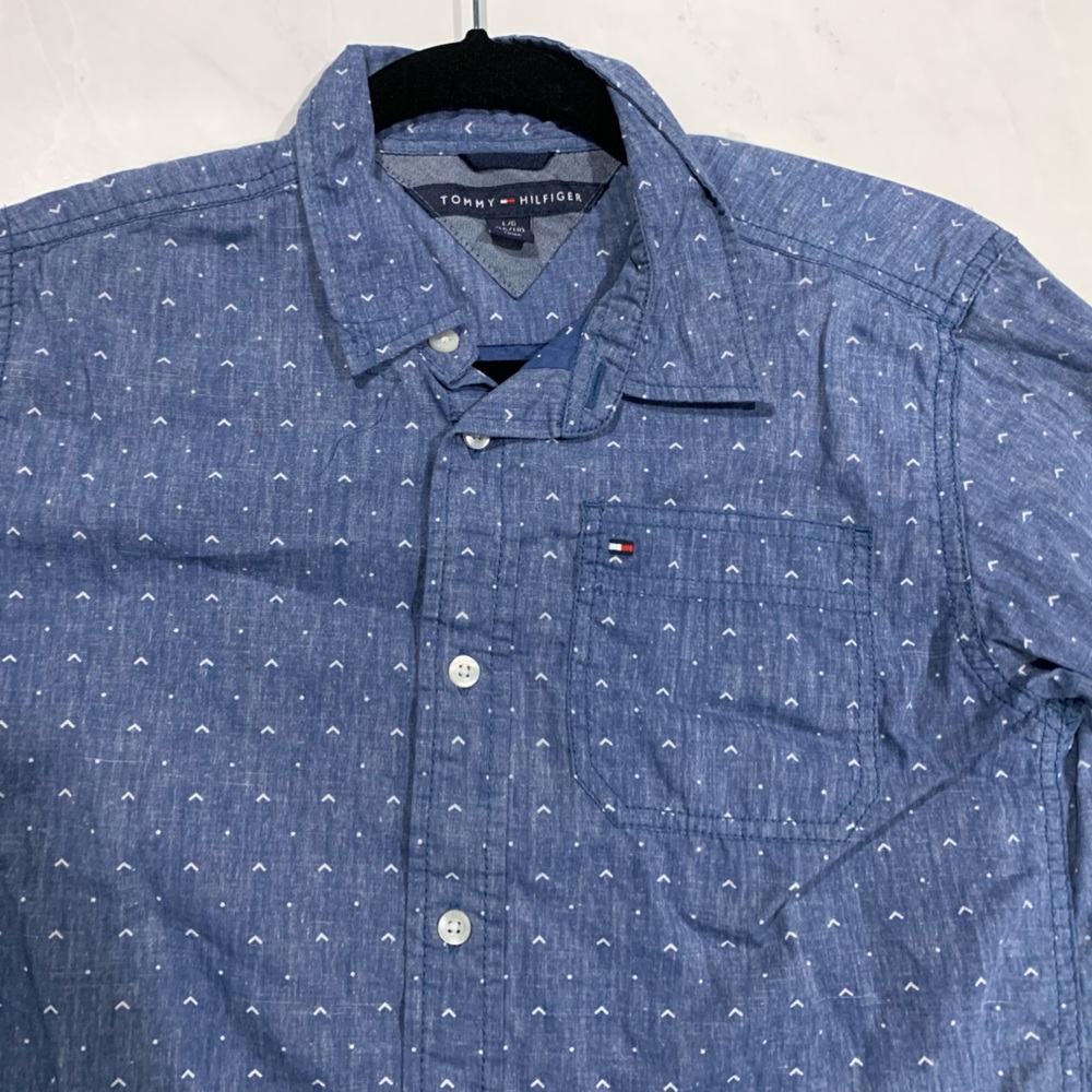 Tommy Hilfiger Patterned Button Up Tee - Picture 2 of 5
